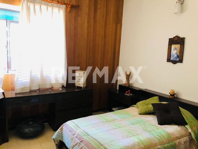 PROPIEDAD CON 6 DEPARTAMENTOS Y CASA