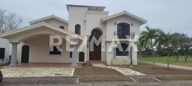 Casa Residencial en Lagunas de Miralta 