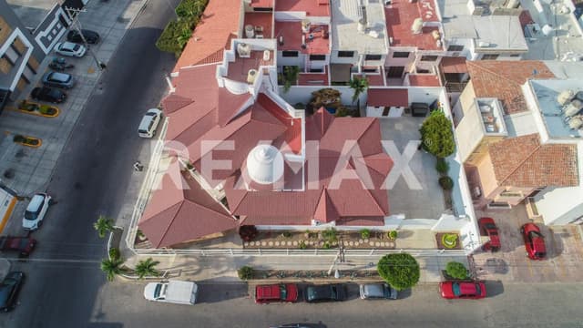RESIDENCIA EN VENTA EN ZONA DORADA DE MAZATLAN   
