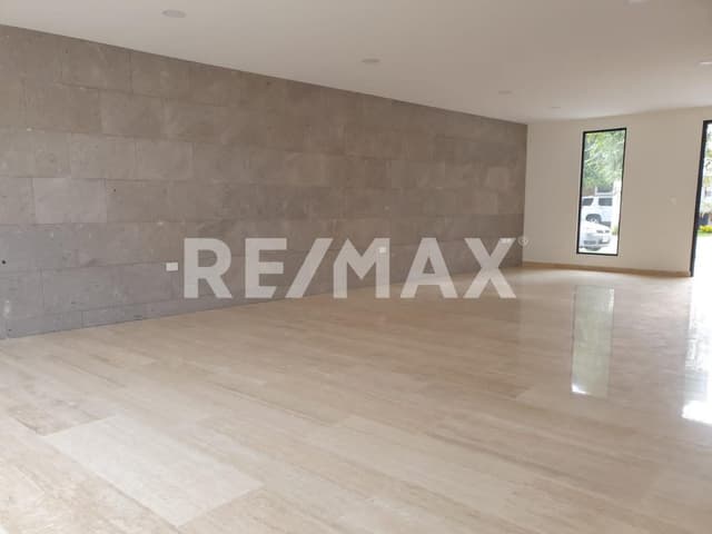 CASA EN VENTA EN LOMAS DE ANGELOPOLIS