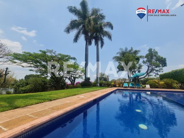 Venta de casa con alberca Fracc. Limoneros, Cuernavaca...Clave 3985