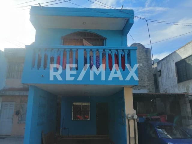 Casa de 2 Niveles 