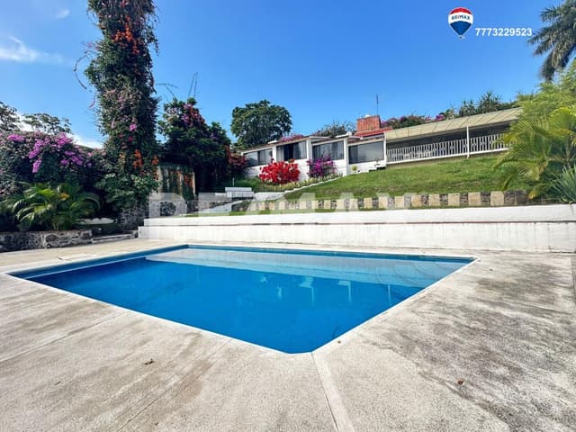 Venta de casa sola, Provincias de Cánada, Cuernavaca, Mor...Clave 4004