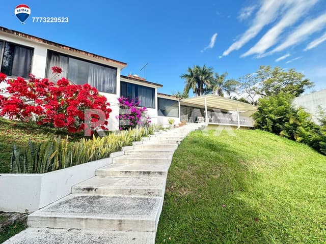 Venta de casa sola, Provincias de Cánada, Cuernavaca, Mor...Clave 4004