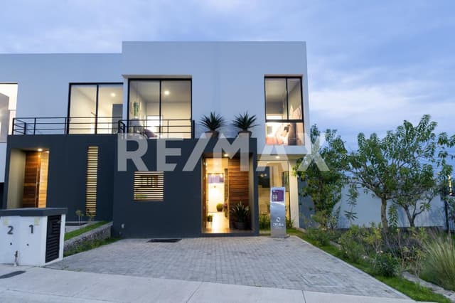 CASA EN VENTA ZIBATÁ