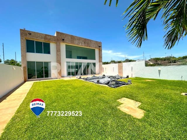 Pre-venta casa con vista al Lago de Tequesquitengo, Morelos...Clave 4024