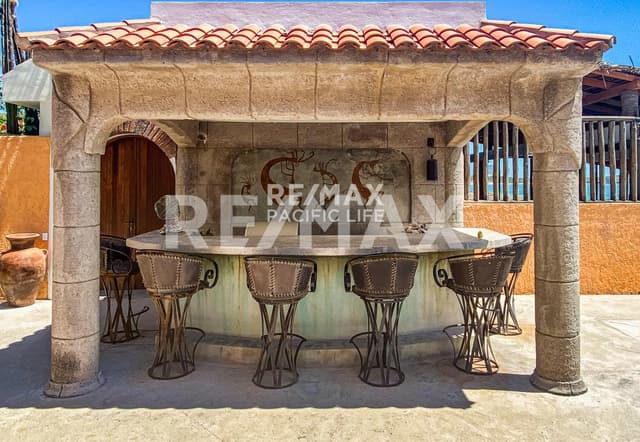 EL SOL LA VIDA, SURFS UP CAFE Y LOTE EN VENTA