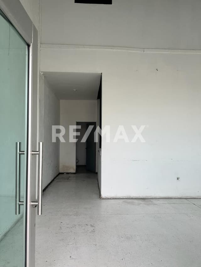 LOCAL EN RENTA DE 75 M2, EN CENTRO COMERCIAL LIBERTAD, TIJUANA B.C.