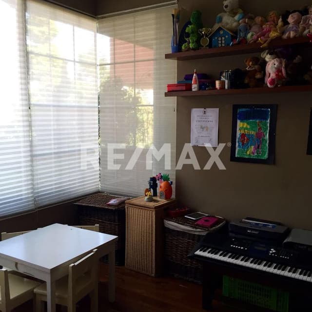 Casa Amueblada en Renta en Prolongación Bosques de la Reforma: ¡Vive con Elegancia!