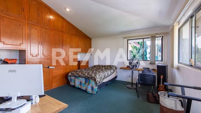 Venta casa en condominio cerrado en Loma de Valle Escondido, Zona Esmeralda