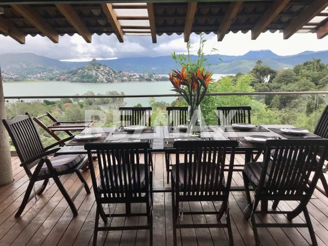 Casa en Venta, Valle de Bravo