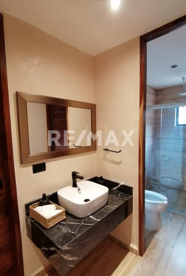 For sale 1 bedroom swim up with amazing arquitecture 