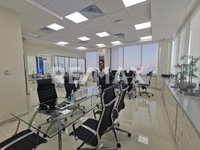 Oficina en renta PH acondicionada en Torre Magnia Altabrisa Mérida Yucatán