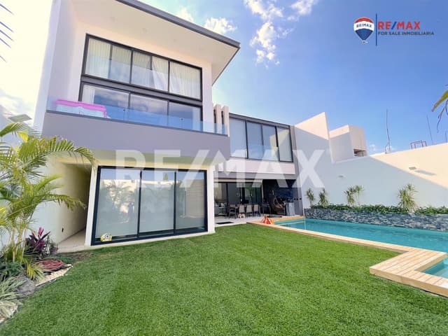 Venta de residencia en el Fracc. Real Tétela, Cuernavaca, Morelos...Clave 4088