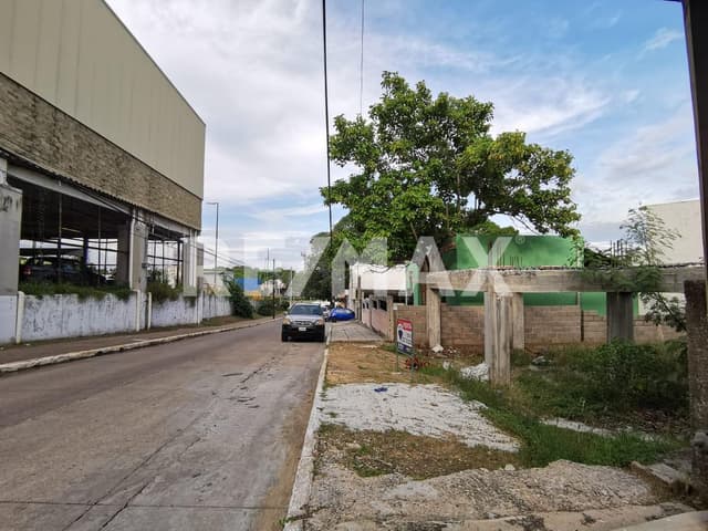 TERRENO EN VENTA 