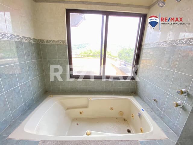 Venta de casa, Col. Del Bosque, Cuernavaca, Morelos...Clave 4106