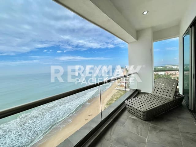 CONDOMINIO EN VENTA EN ESCONDIDO TOWERS