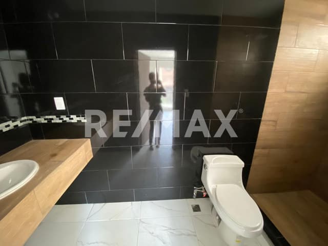 HERMOSA RESIDENCIA EN VENTA