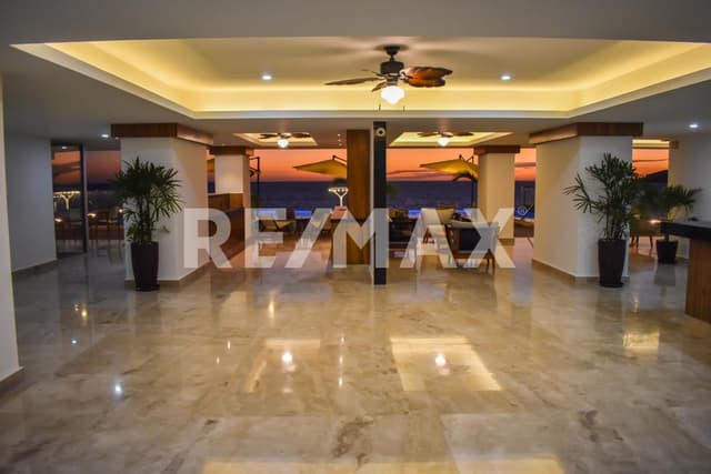 LUJOSO PENTHOUSE CON VISTA AL MAR EN SUNSET VIEW