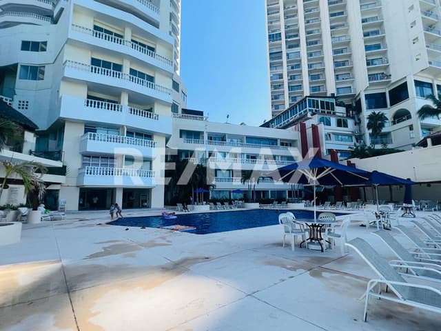 DEPARTAMENTO FRENTE AL MAR EN ACAPULCO CON ALBERCA EN  ESTRELLA DEL MAR AV COSTERA