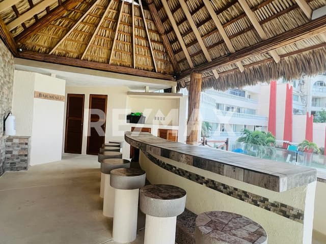 DEPARTAMENTO FRENTE AL MAR EN ACAPULCO CON ALBERCA EN  ESTRELLA DEL MAR AV COSTERA