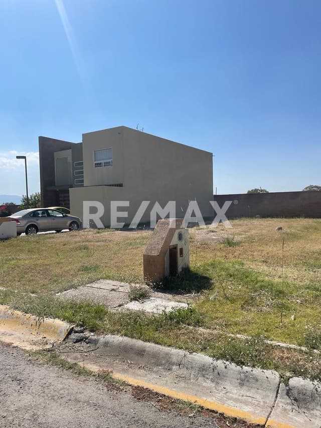 TERRENO EN VENTA VILLA JARDIN CELAYA
