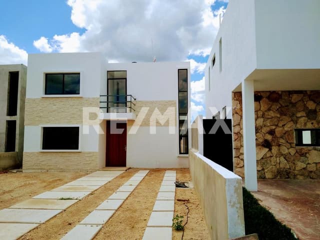 VENTA DE CASA  MANANTIALES DEL MAYAB