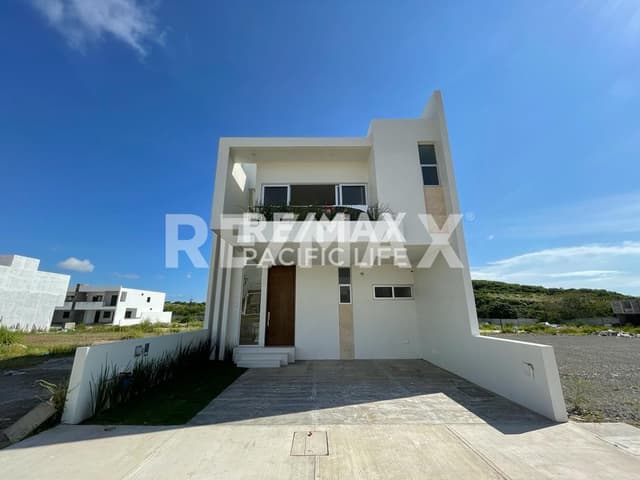 CASA EN VENTA EN PACIFICO HILLS