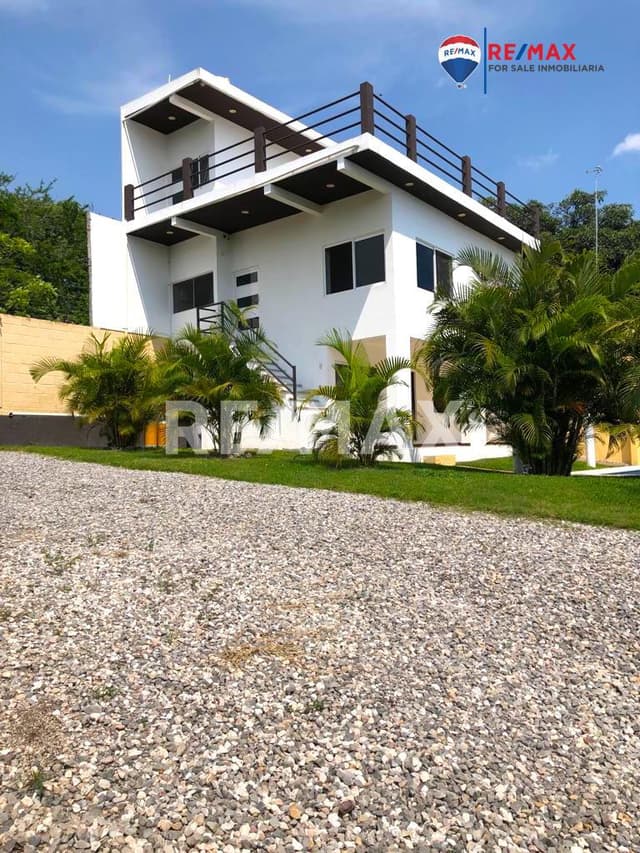 Casa sola en Real del Puente, Xochitepec, Morelos...Clave 4161