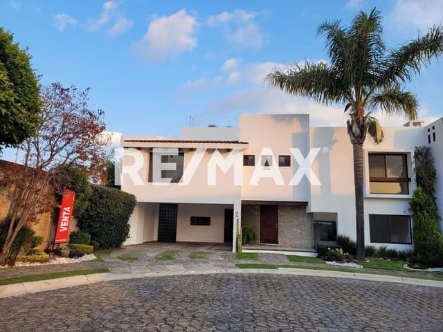 CASA EN PRIMERA SECCIÓN LOMAS DE ANGELÓPOLIS