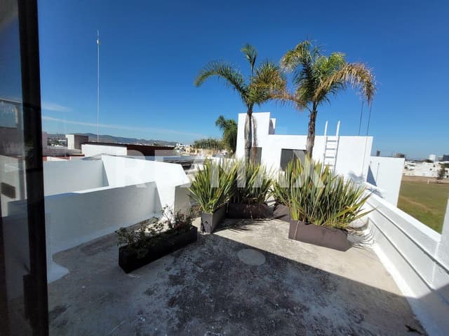 CASA EN PRIMERA SECCIÓN LOMAS DE ANGELÓPOLIS