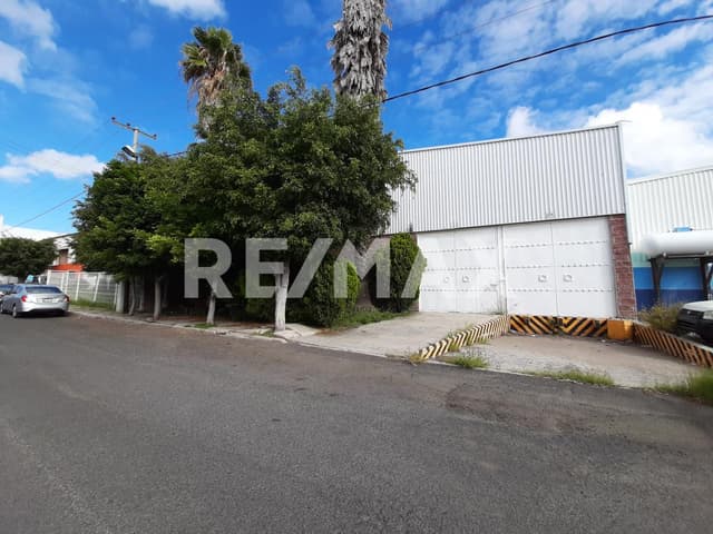 BODEGA EN VENTA PARQUE INDUSTRIAL BERNARDO QUINTANA 