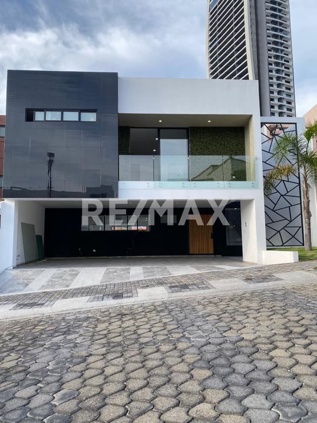 VENTA DE CASA EN PARQUE TERRANOVA, LOMAS DE ANGELOPÓLIS II