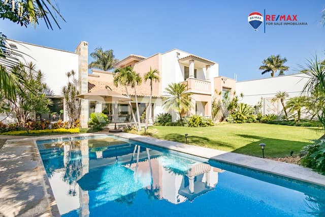 Venta de residencia en San Jerónimo Ahuatepec, Cuernavaca, Morelos...Clave 4171