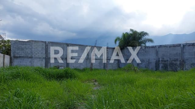 Terreno en el Uro Monterrey Nuevo Leon a un lado de la Herradura