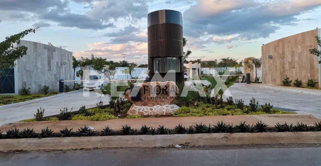 Terreno en venta en privada Fiora en Cholul en Mérida Yucatán.