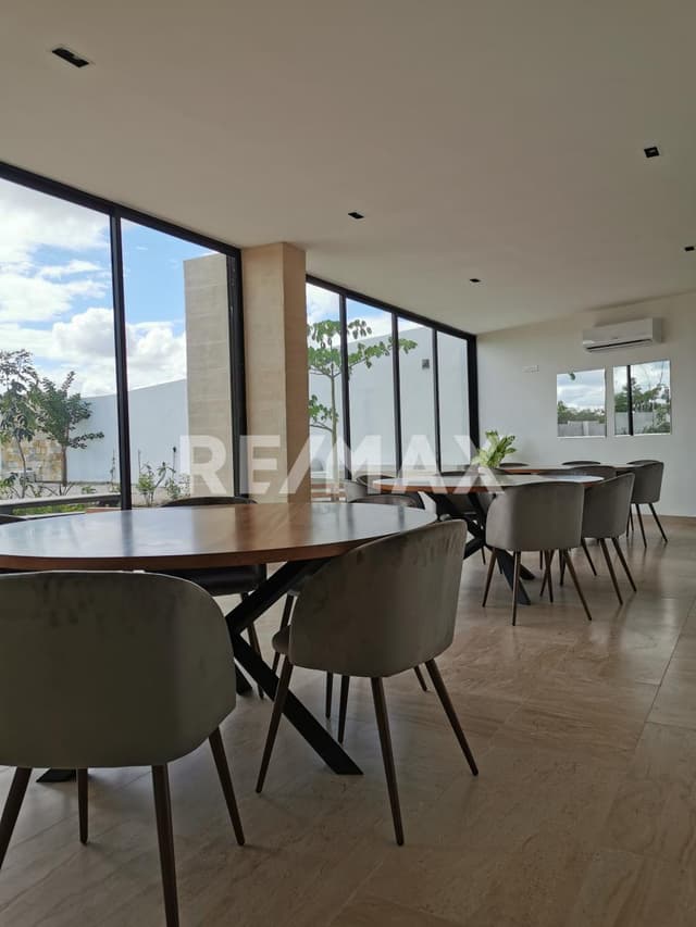 Terreno en venta en privada Fiora en Cholul en Mérida Yucatán.