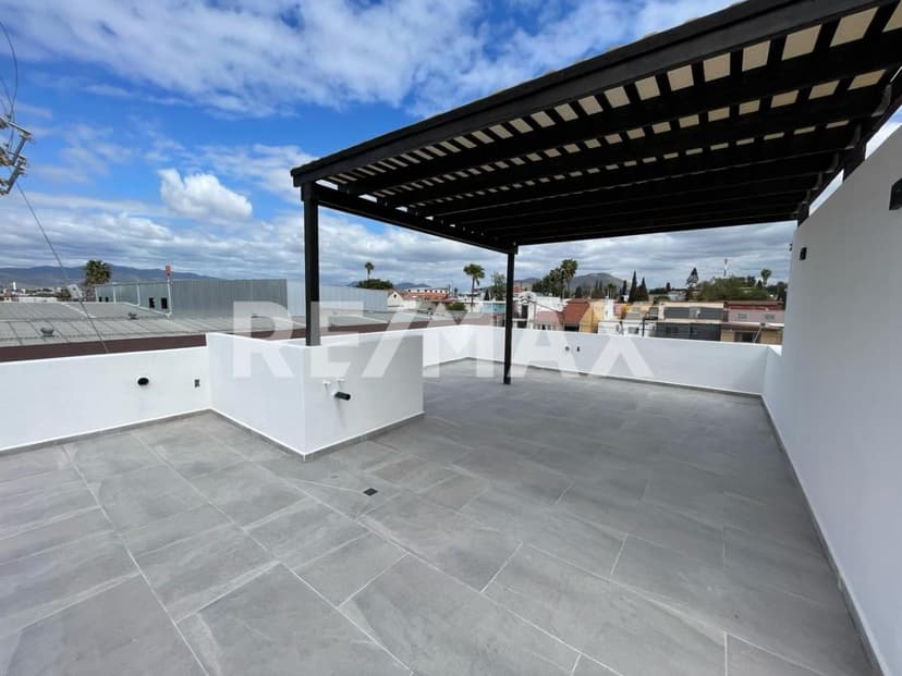 Gallery main