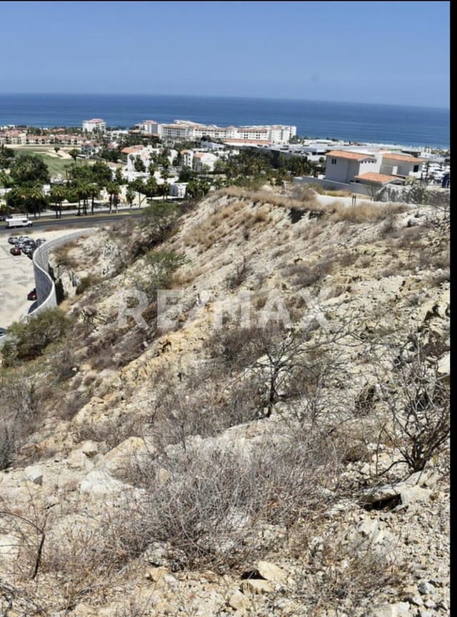 16 Hacienda la Herradura, 16 La Cima