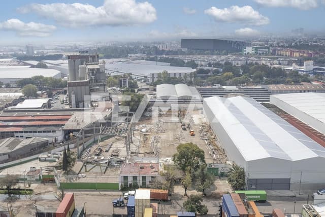 Bodega Industrial en Renta