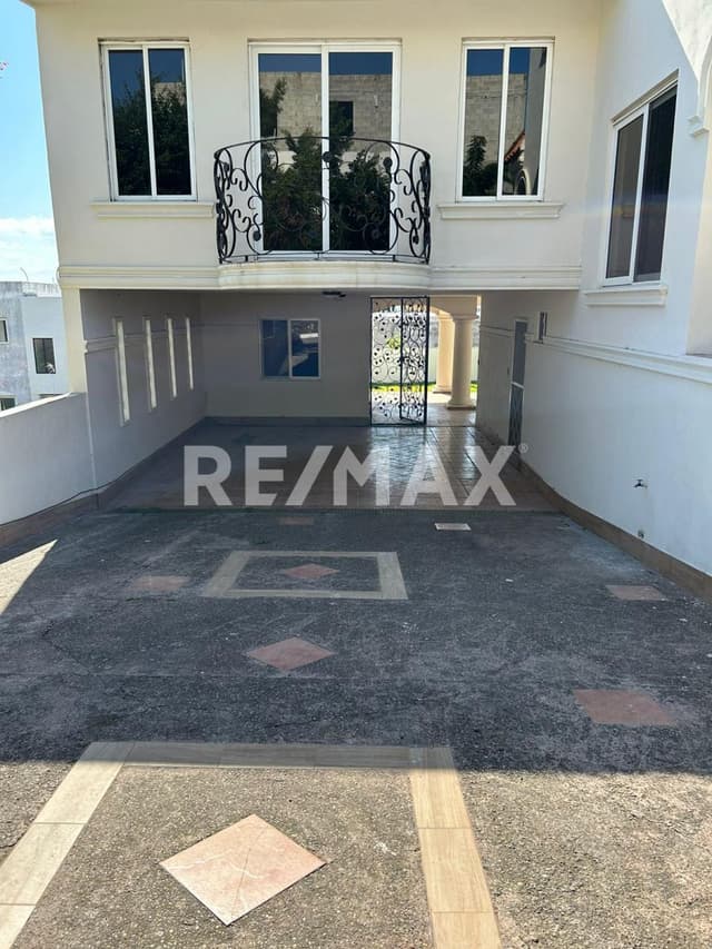 BONITA CASA EN RENTA