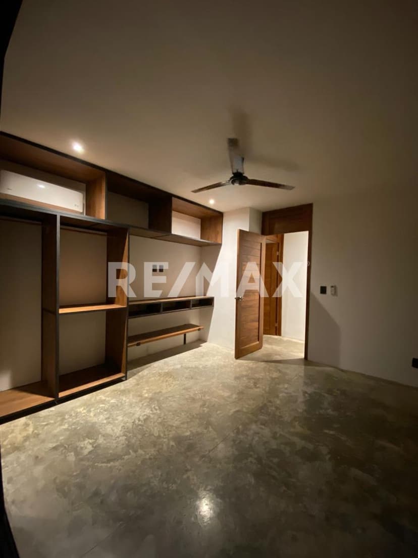 Gallery main