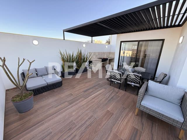 Casa en VENTA en ZIBATA, Queretaro.