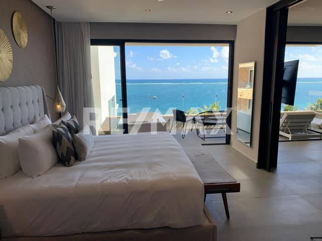 The Fives Puerto Morelos Condo de 2 Recamaras con Vistas al Mar en Venta