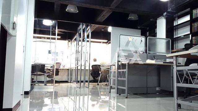 Cubículo Privado en Oficina Compartida en Renta