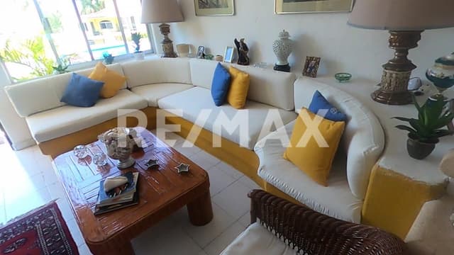 CASA CONDOMINIO EN CLUB DEPORTIVO EN VENTA
