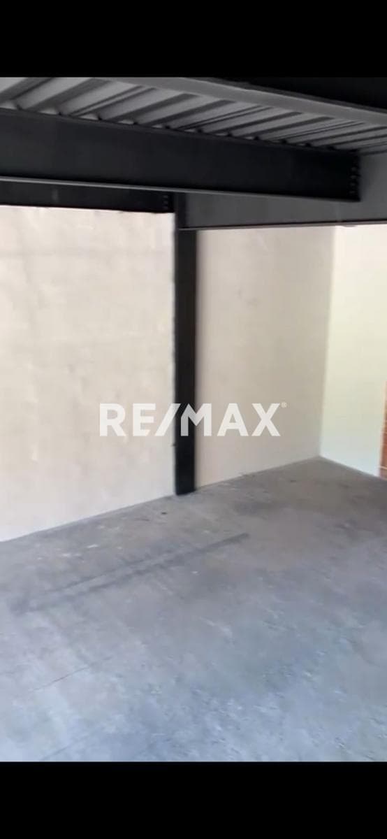 LOCAL EN RENTA PLANTA ALTA LA RESERVA EL CAMPANARIO QUERETARO CLR230315A-AE