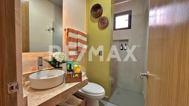 Condo de 2 Recamaras en Venta en Playa del Carmen