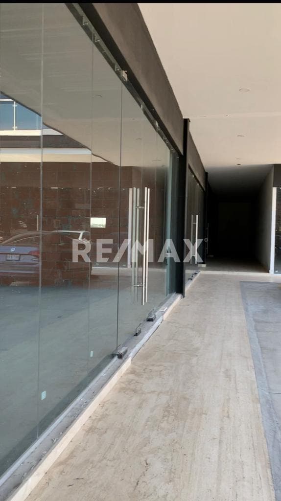 LOCAL EN RENTA EN PLANTA BAJA LA RESERVA EL CAMPANARIO CLR230321-AE