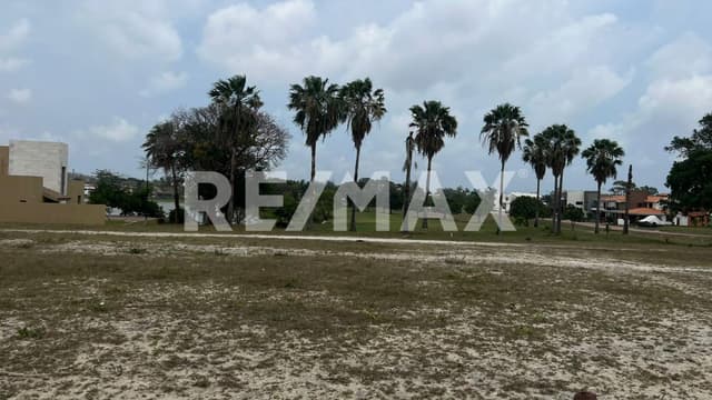 Terreno Residencial con Vista a campo de Golf